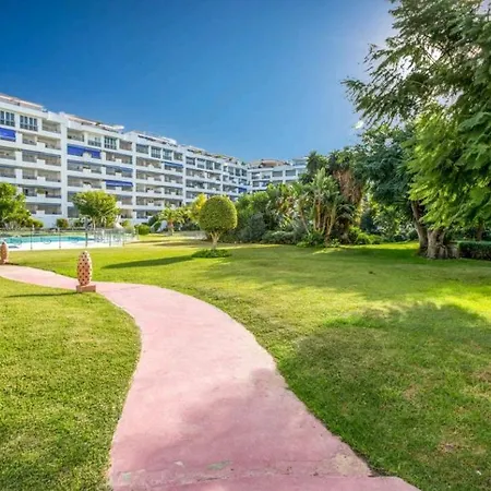 Apartment Oasis With 2 Bedrooms In Jardines Del Puerto Marbella